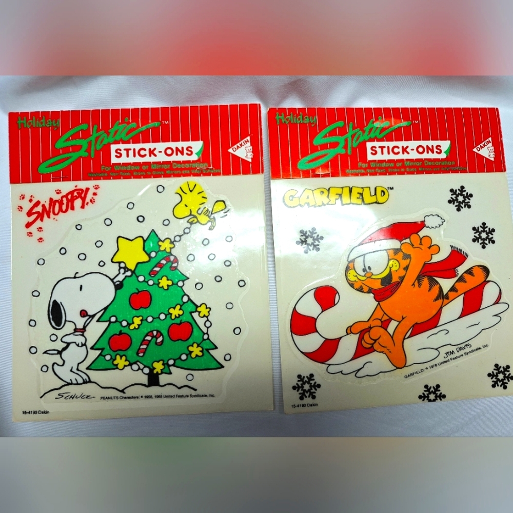 Set 2 Vintage Dakin Christmas Snoopy & Garfield Static Stick-Ons Window